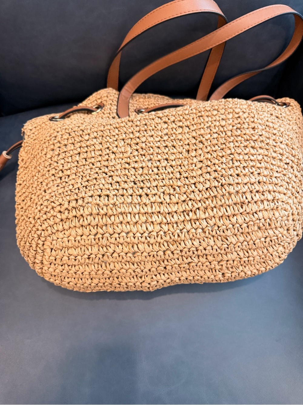 NWT Tommy Bahama Woven Straw Tote in Tan with Brown Leather Handles - Picture 5 of 10